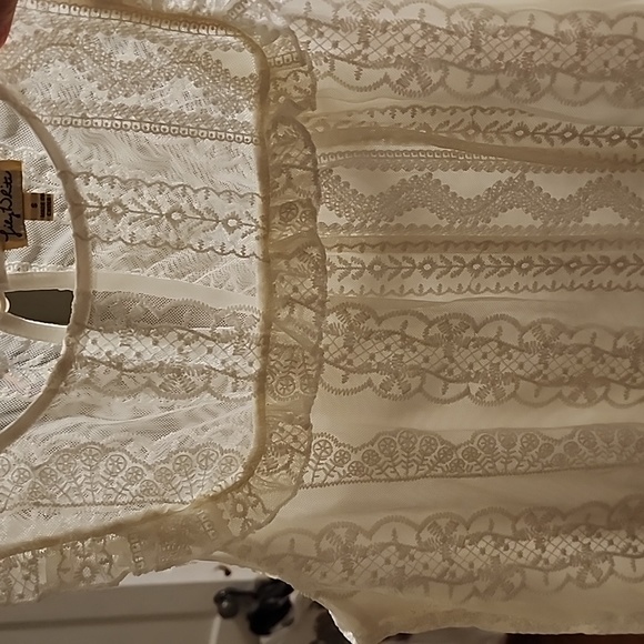 Lace tank top - Picture 2 of 2